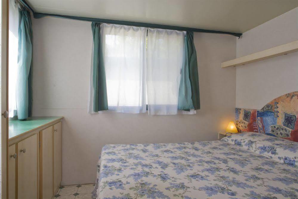 Happy Camp Mobile Homes In Camping Cisano San Vito Bardolino Exterior foto